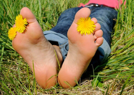 smile foot fetish